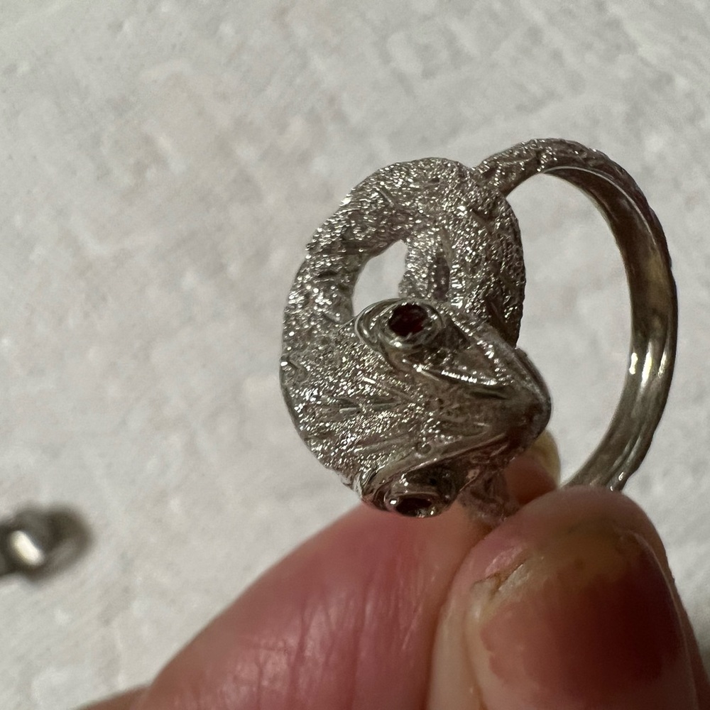 Beautiful Silver Plated Ring - image 5